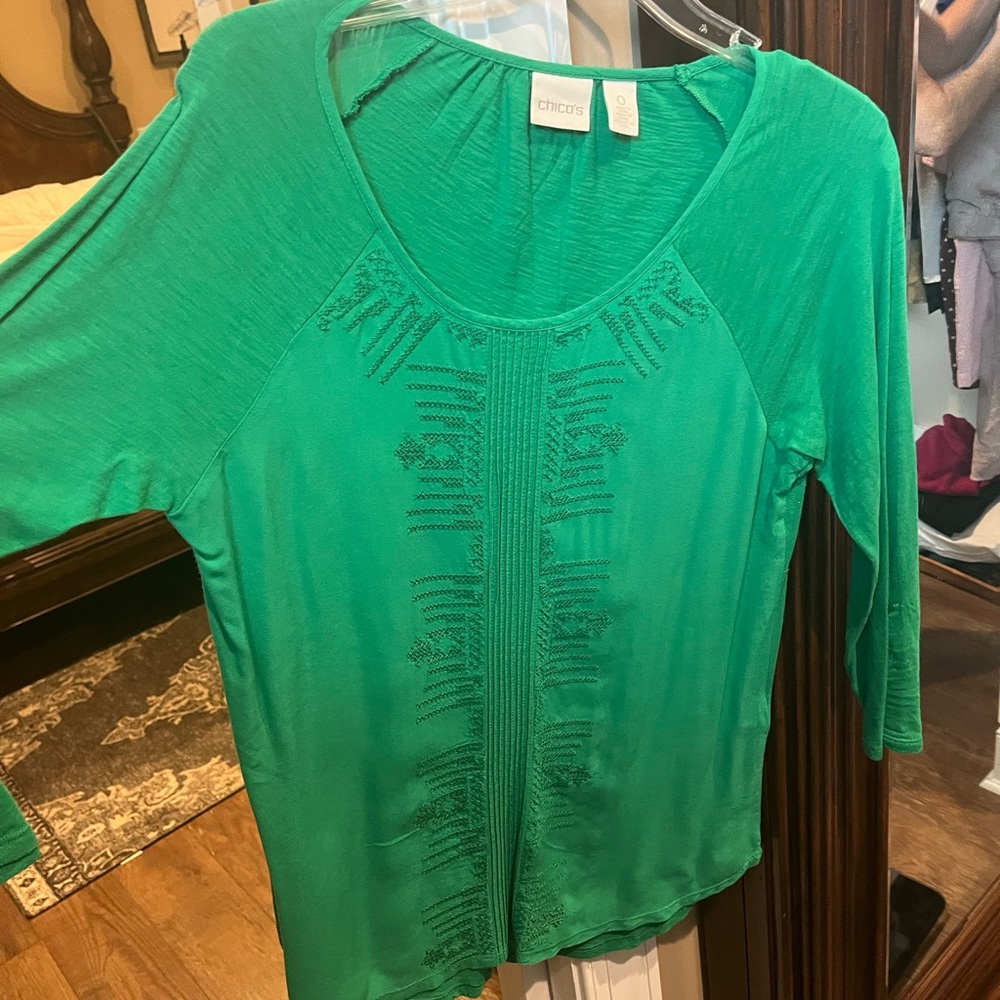 Chicos green like new pretty detail on front like new